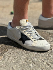 סניקרס כוכב