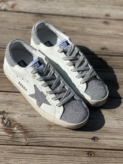 סניקרס כוכב כסוף