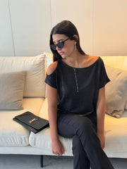 חולצת לורקס פתח בכתף