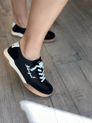 סניקרס קל ונוח