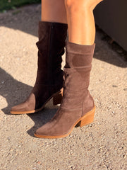 מגף עור זמש גבוה