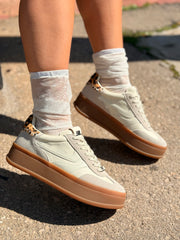 Off track סניקרס