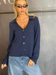 חולצת כפתורים