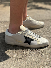 סניקרס כוכב