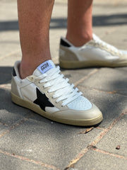 סניקרס כוכב