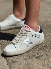 סניקרס כוכב