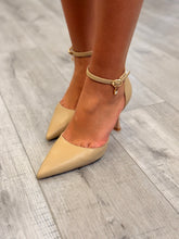 נעל סירה רצועה