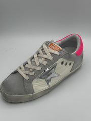 סניקרס כוכב