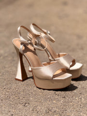 סנדל פלטפורמה עקב