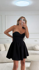 שמלת סטרפלס