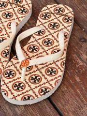 Tory לבן מקושקש