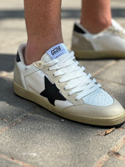 סניקרס כוכב