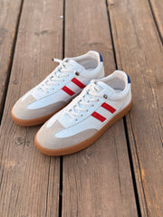 סניקרס פסים