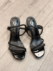 סנדל עקב מרובע