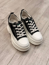 סניקרס לשונית יהלום