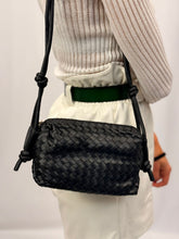 תיק קטן אריגה