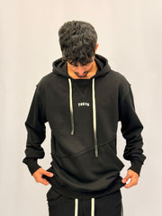 סווצר עם כובע