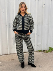 חליפה סריג פסים