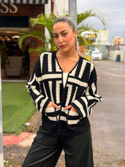 ג׳קט שחור לבן