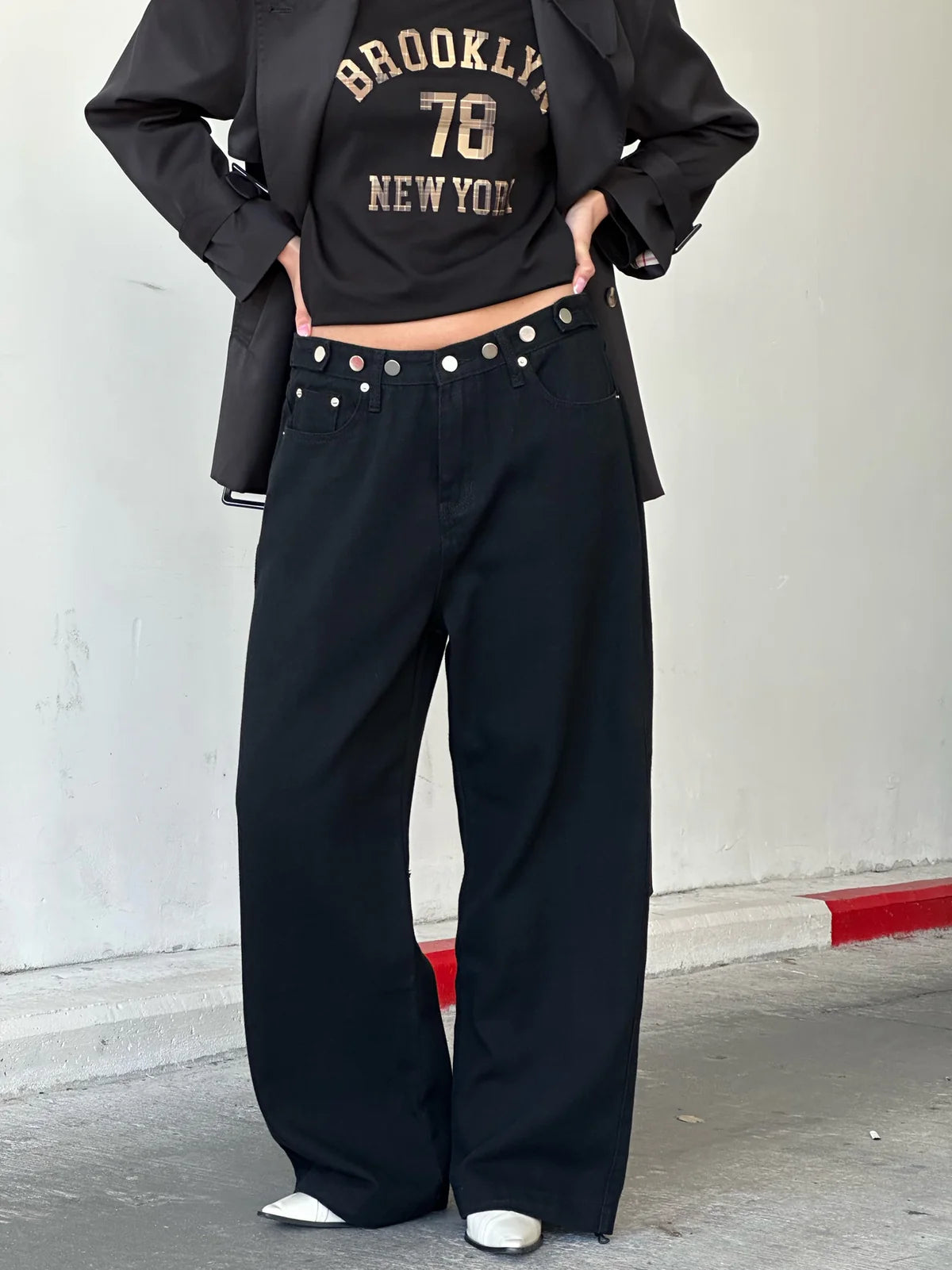 ג׳ינס גוי שחור